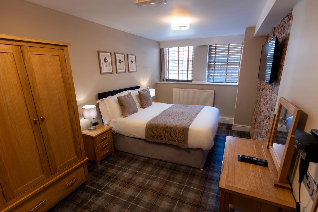 The Resolution Hotel Уитби Екстериор снимка