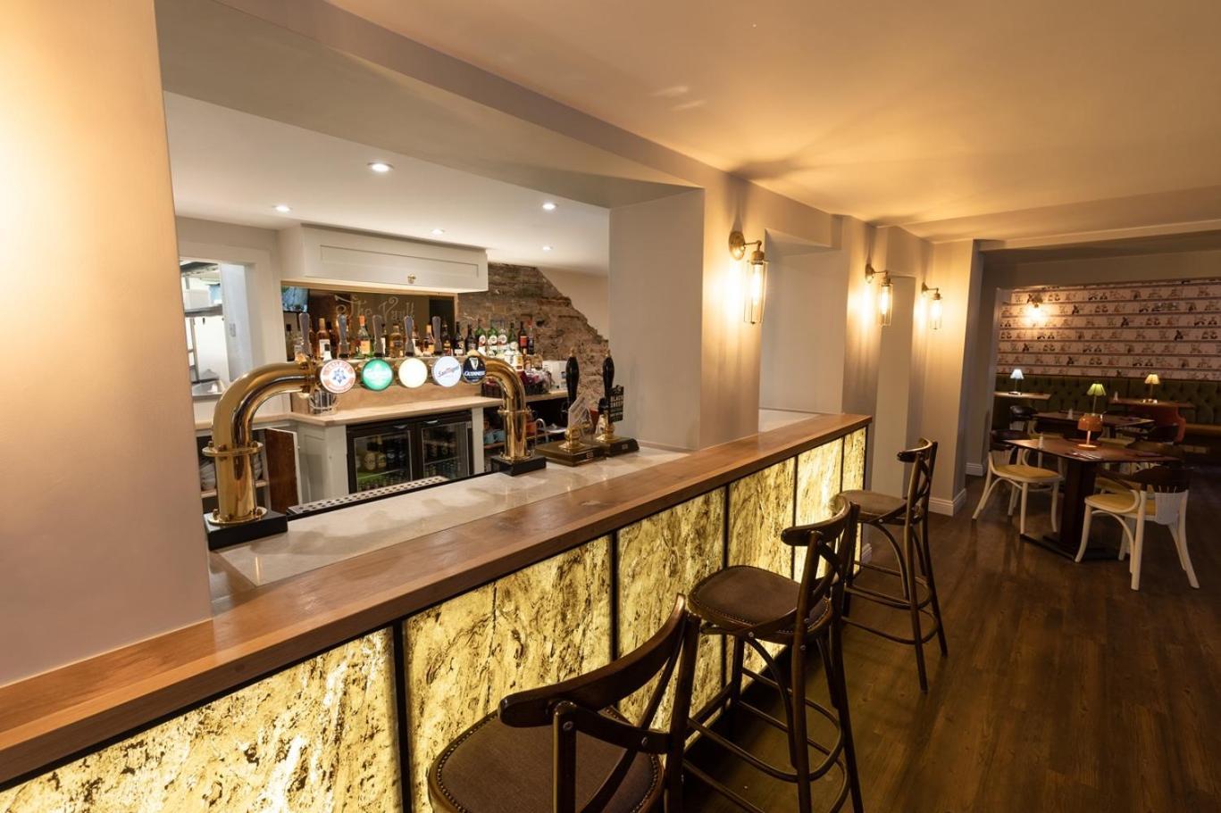 The Resolution Hotel Уитби Екстериор снимка
