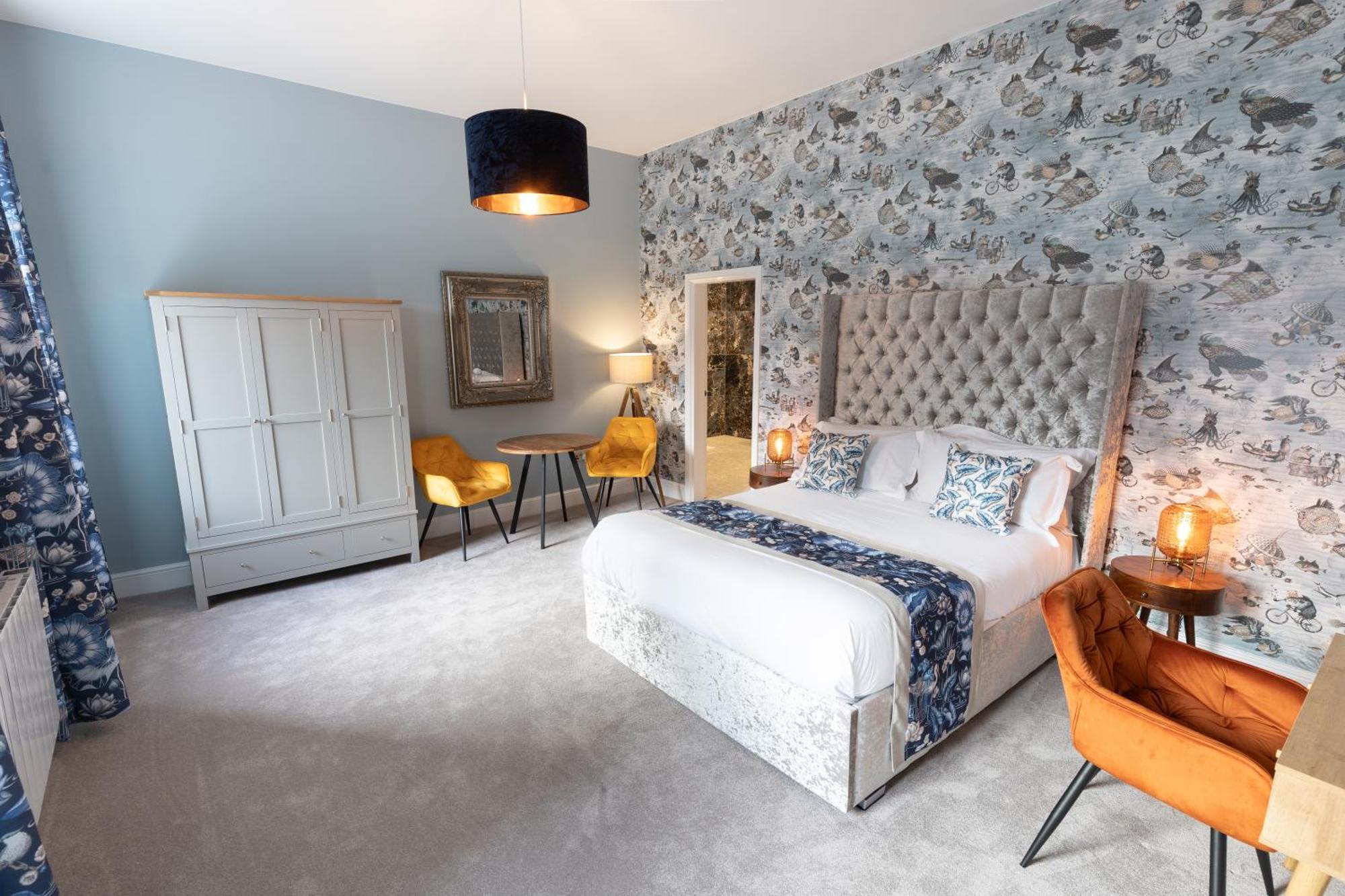 The Resolution Hotel Уитби Екстериор снимка
