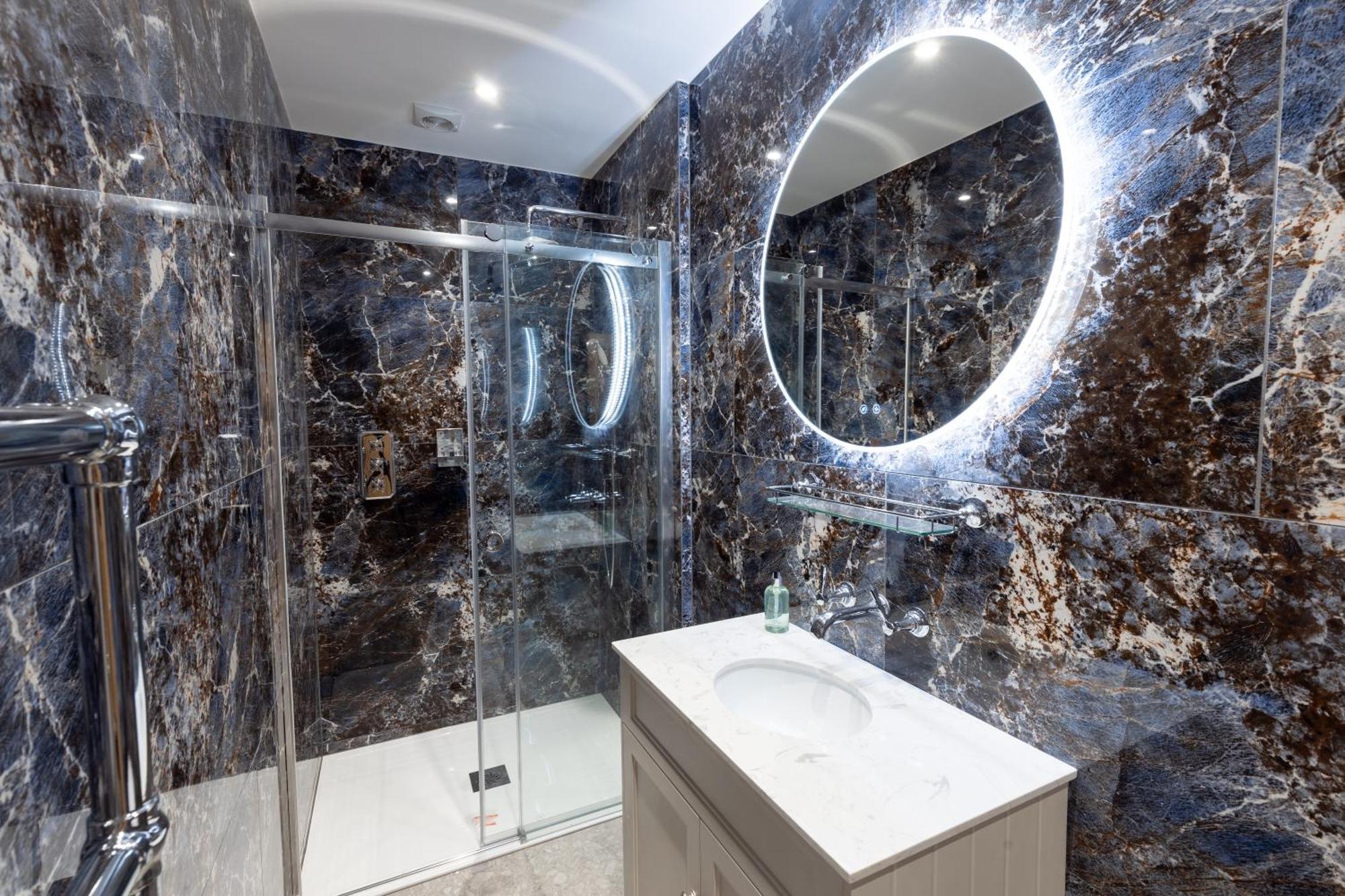 The Resolution Hotel Уитби Екстериор снимка