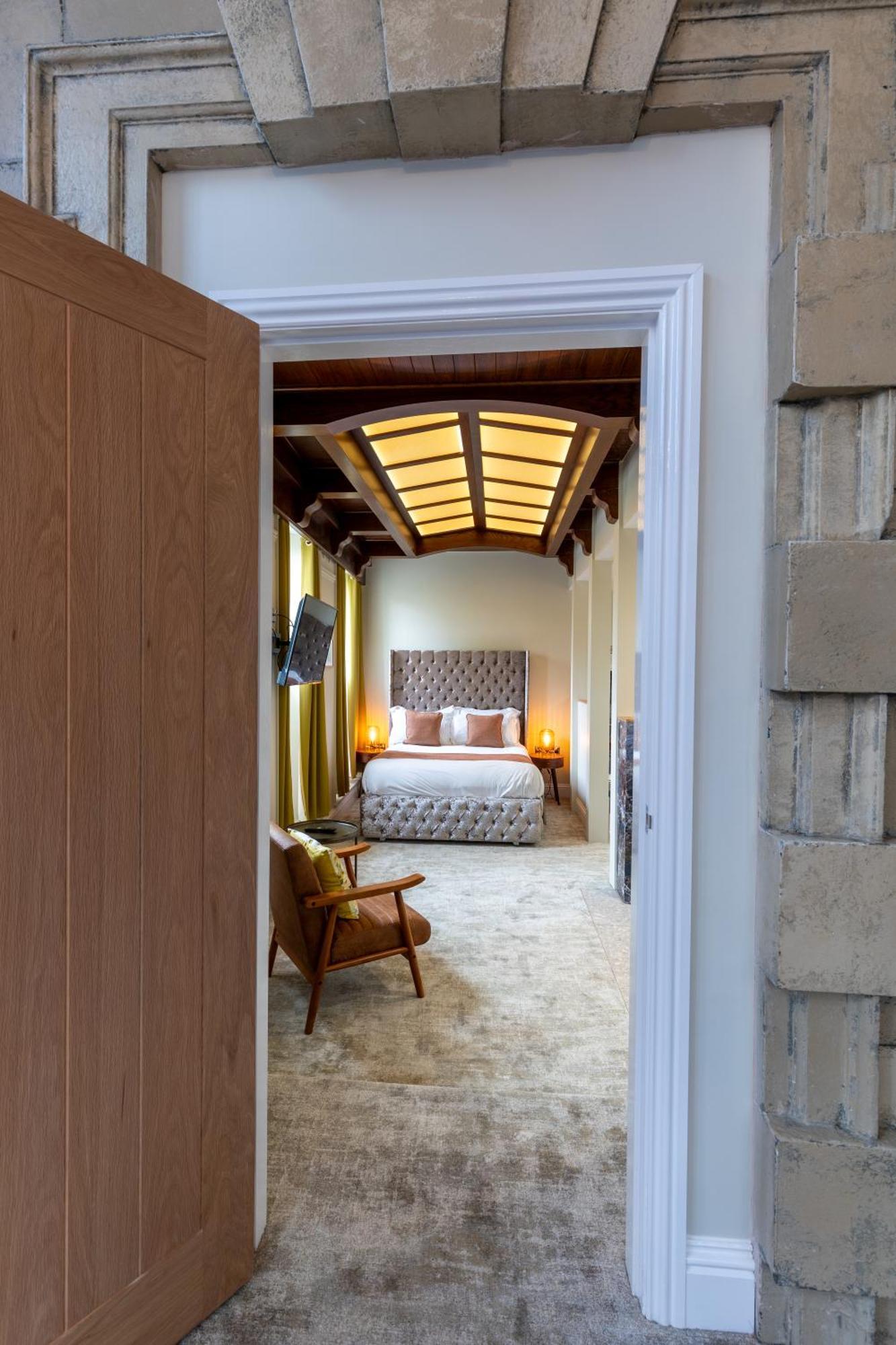 The Resolution Hotel Уитби Екстериор снимка